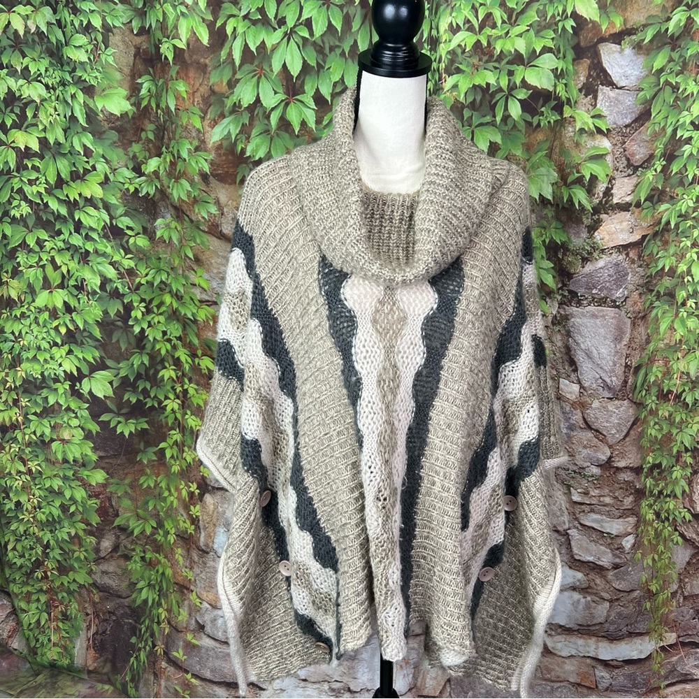 KEREN HART Boho Festival Oatmeal and Tan Cozy Wool Blend Cowl Neck Poncho, S/M - Picture 3 of 12